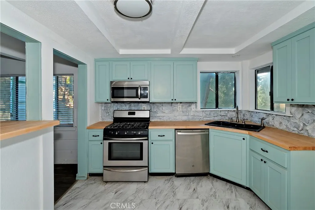 26331 Alpine, Twin Peaks, California 92391 home-pic-9