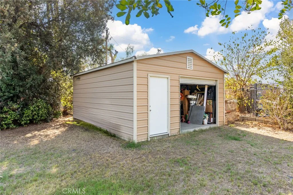 530 N Sycamore, Rialto, California 92376 home-pic-26