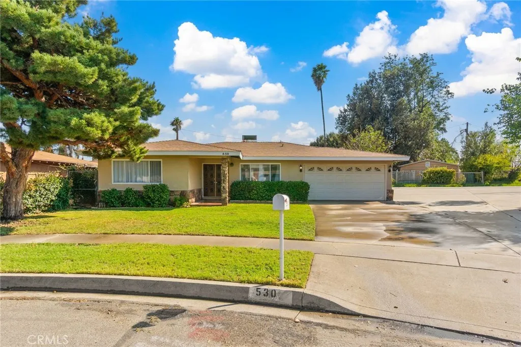 530 N Sycamore, Rialto, California 92376 home-pic-3