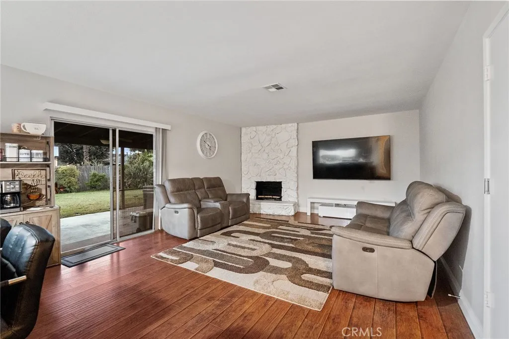 530 N Sycamore, Rialto, California 92376 home-pic-19
