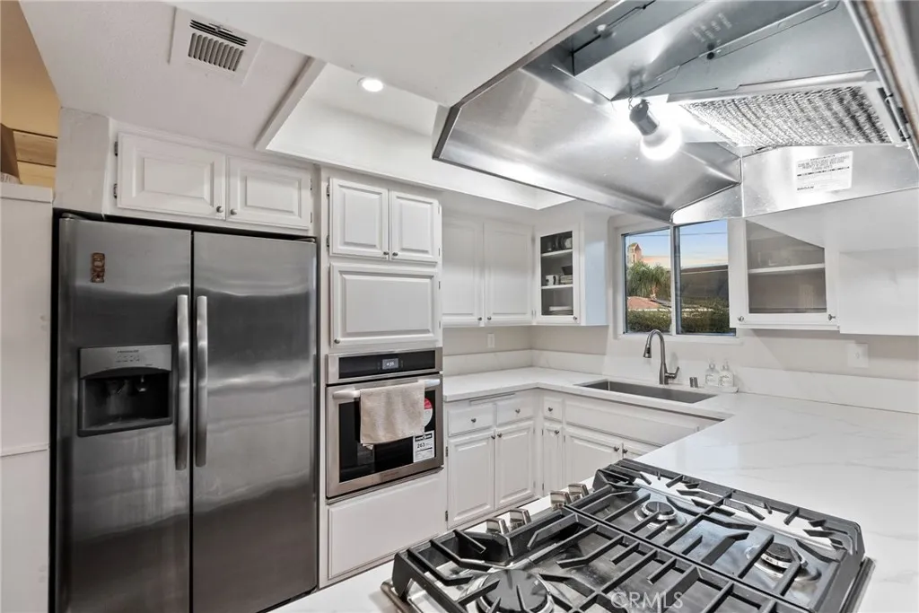 530 N Sycamore, Rialto, California 92376 home-pic-16