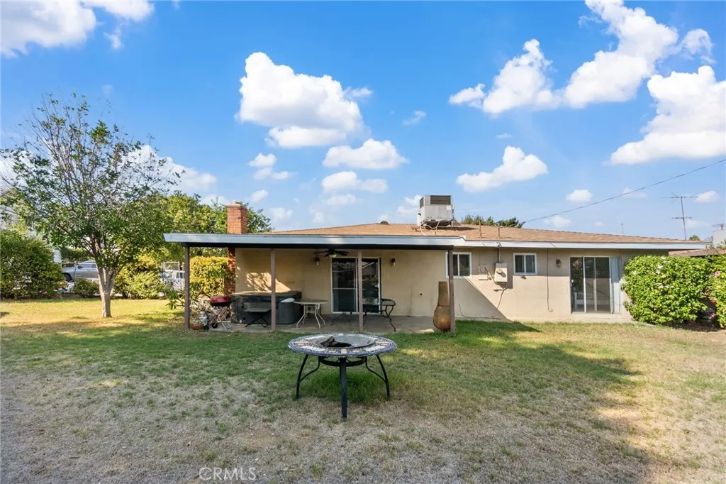 530 N Sycamore, Rialto, California 92376 home-pic-24
