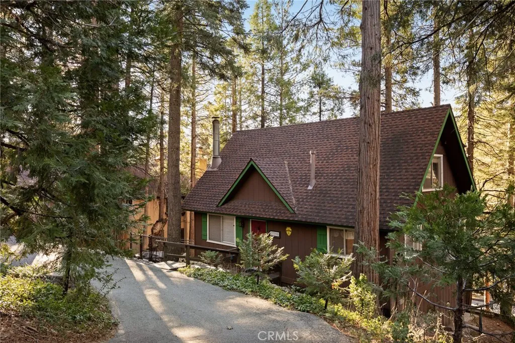 27390 Oakwood, Lake Arrowhead, California 92352 home-pic-1