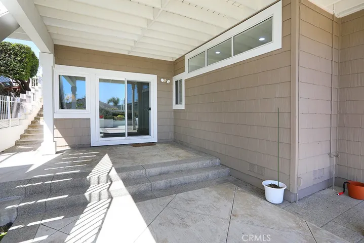 Sliding doors from 2nd bedroom onto patio