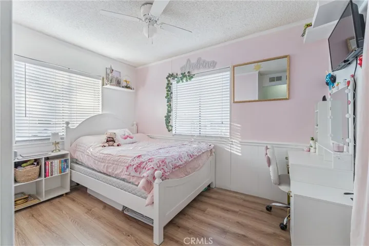 5711 Columbia Way 137, Quartz Hill, California 93536
