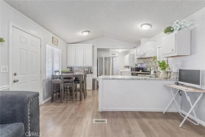5711 Columbia Way 137, Quartz Hill, California 93536