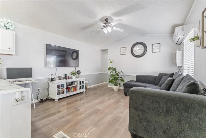 5711 Columbia Way 137, Quartz Hill, California 93536