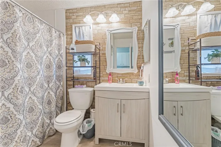 5711 Columbia Way 137, Quartz Hill, California 93536