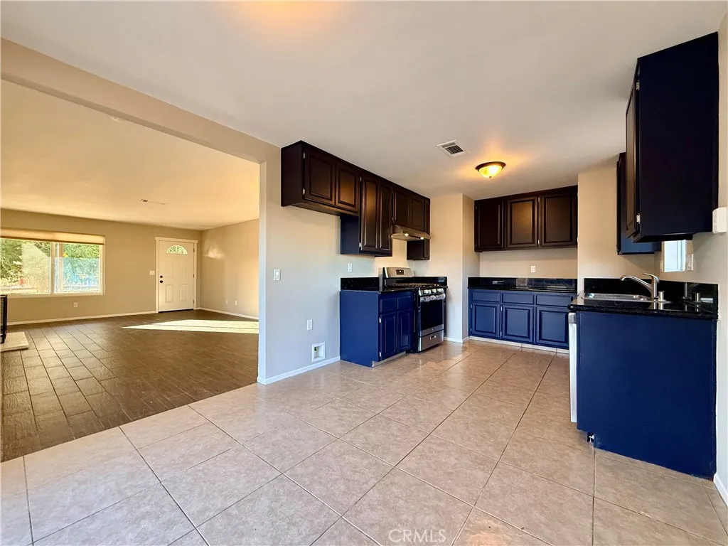 17365 Newmont, Lancaster, California 93535 home-pic-12