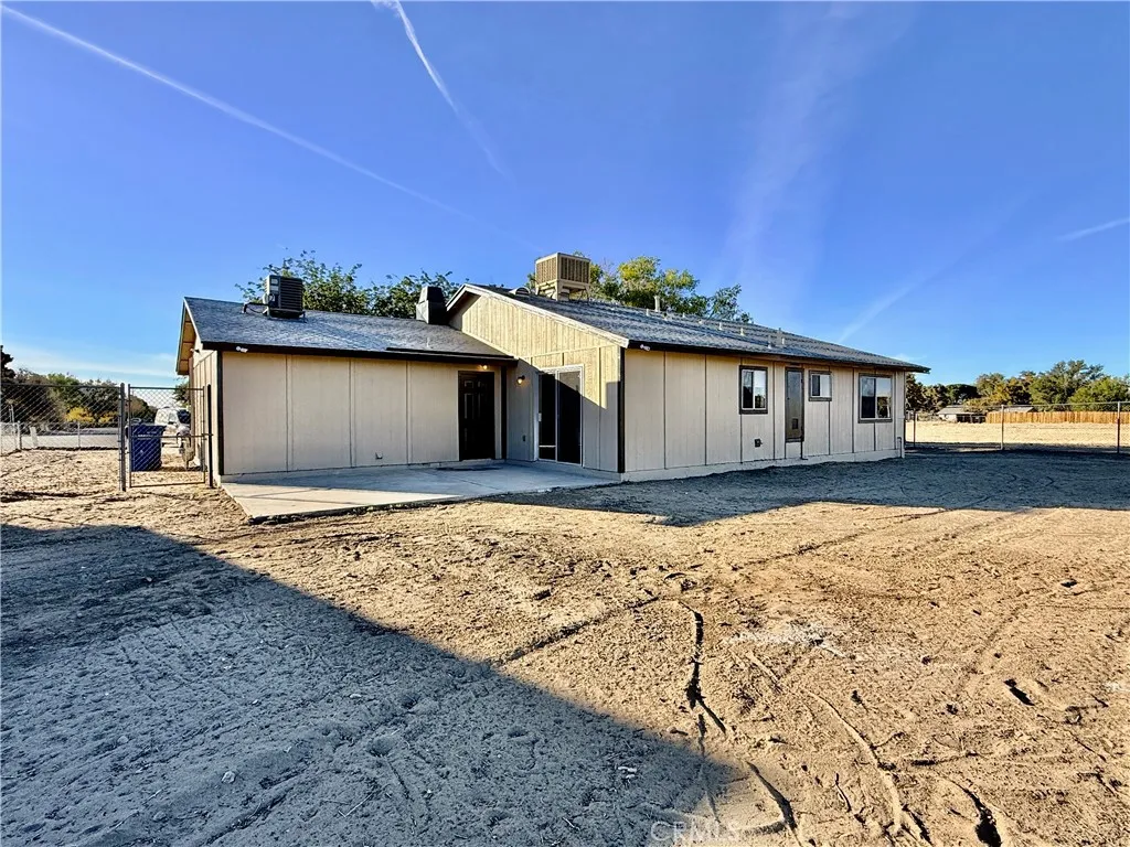17365 Newmont, Lancaster, California 93535 home-pic-32
