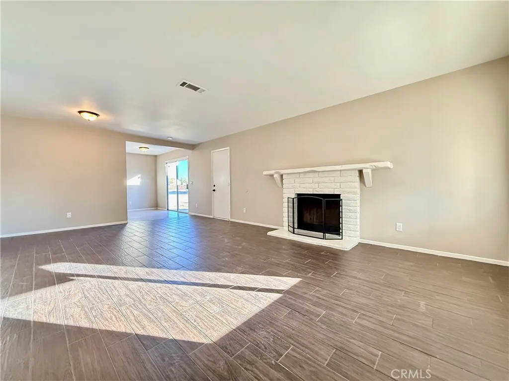 17365 Newmont, Lancaster, California 93535 home-pic-8
