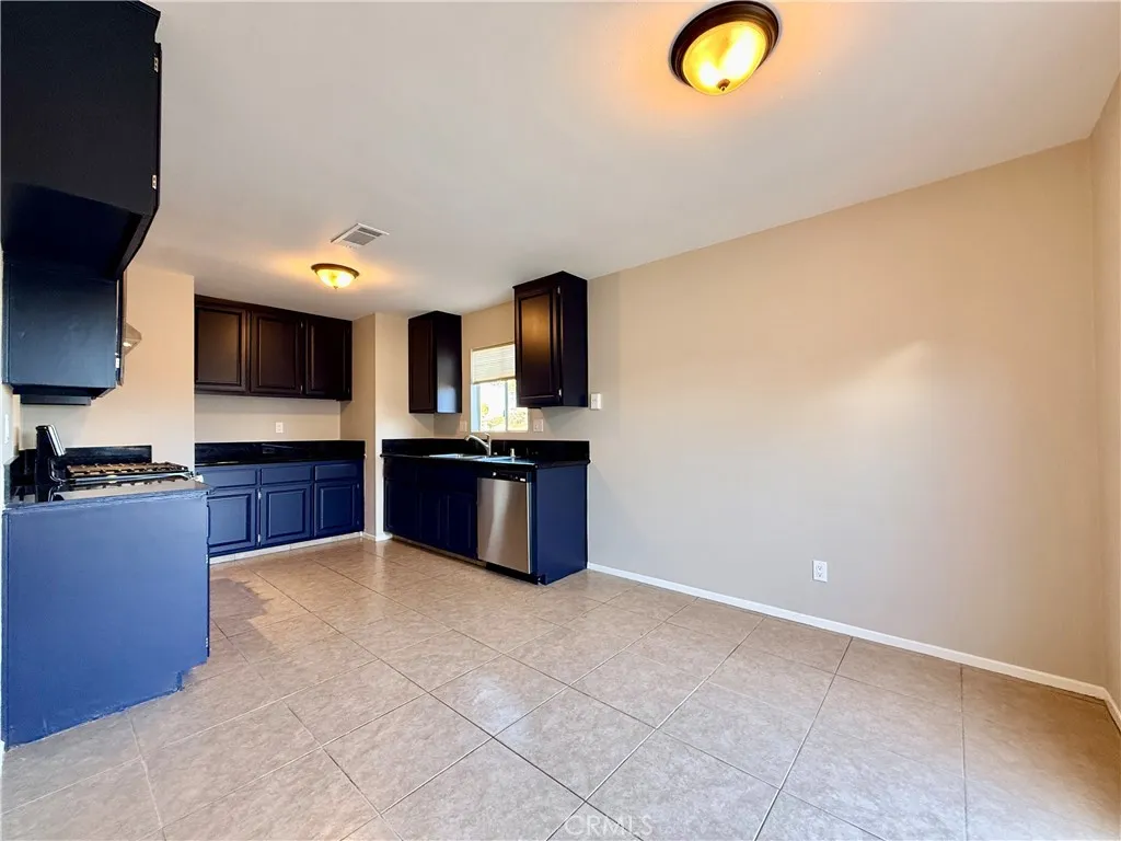 17365 Newmont, Lancaster, California 93535 home-pic-13