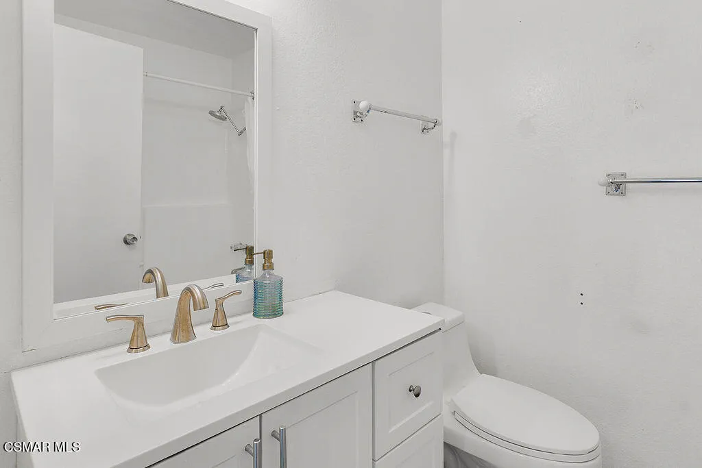110 Maegan Place 13, Thousand Oaks, California 91362 home-pic-13