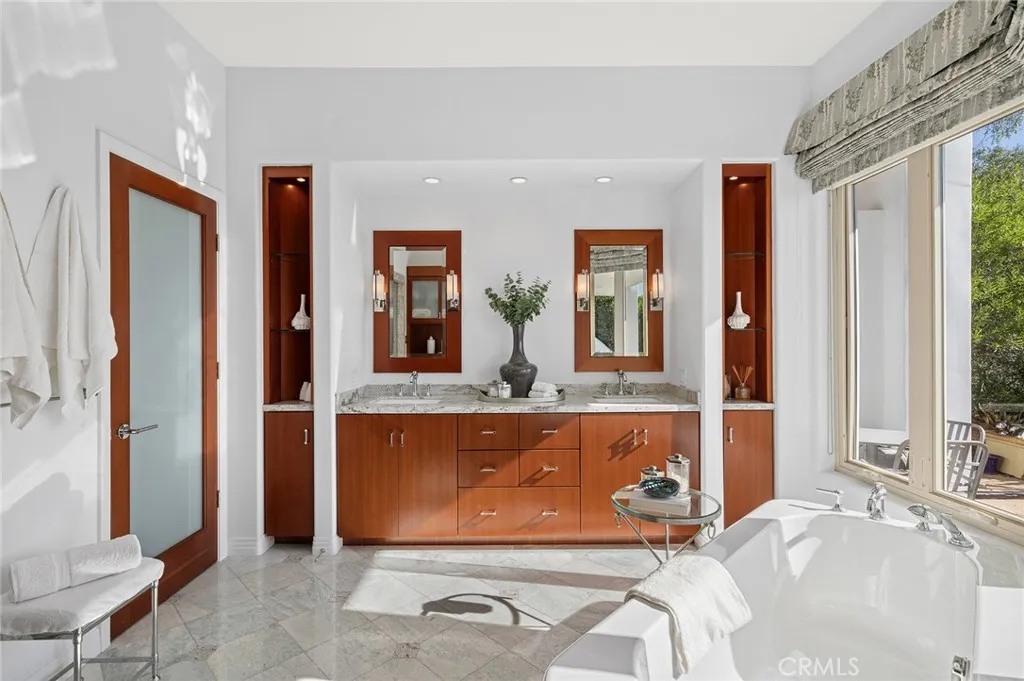 1598 Skyline Drive, Laguna Beach, California 92651 home-pic-21