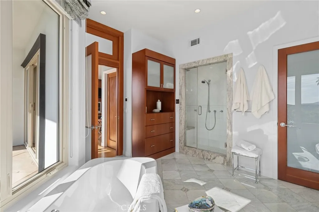 1598 Skyline Drive, Laguna Beach, California 92651 home-pic-23
