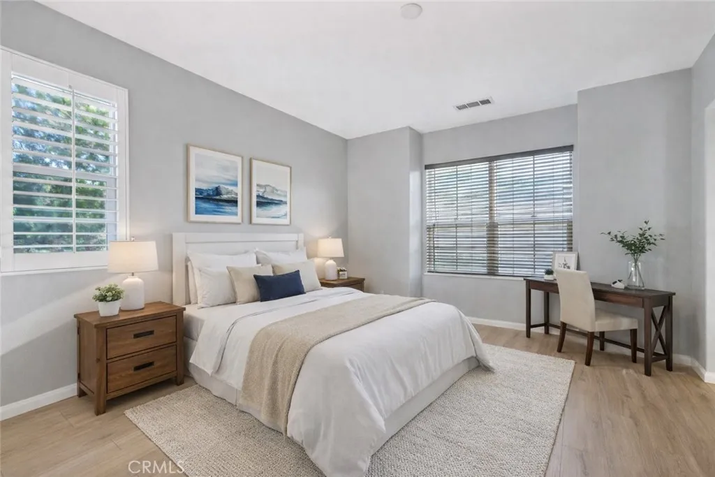 21982 Moveo Drive, Saugus, California 91350 home-pic-62