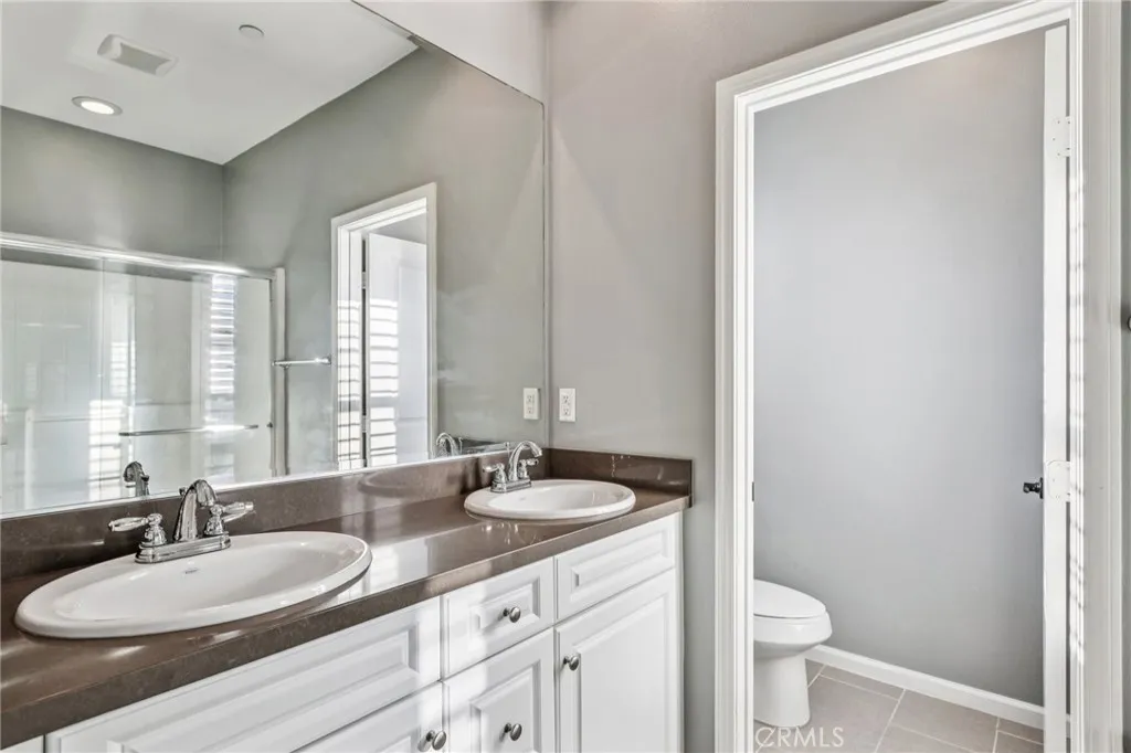 21982 Moveo Drive, Saugus, California 91350 home-pic-30