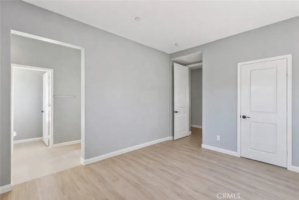 21982 Moveo Drive, Saugus, California 91350 home-pic-32