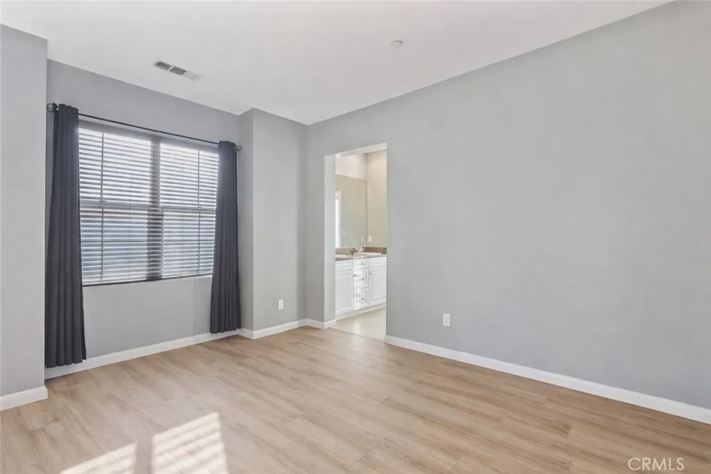 21982 Moveo Drive, Saugus, California 91350 home-pic-28