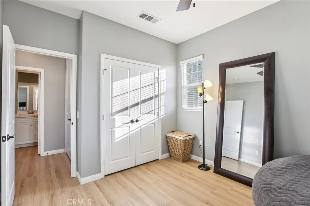 21982 Moveo Drive, Saugus, California 91350 home-pic-36