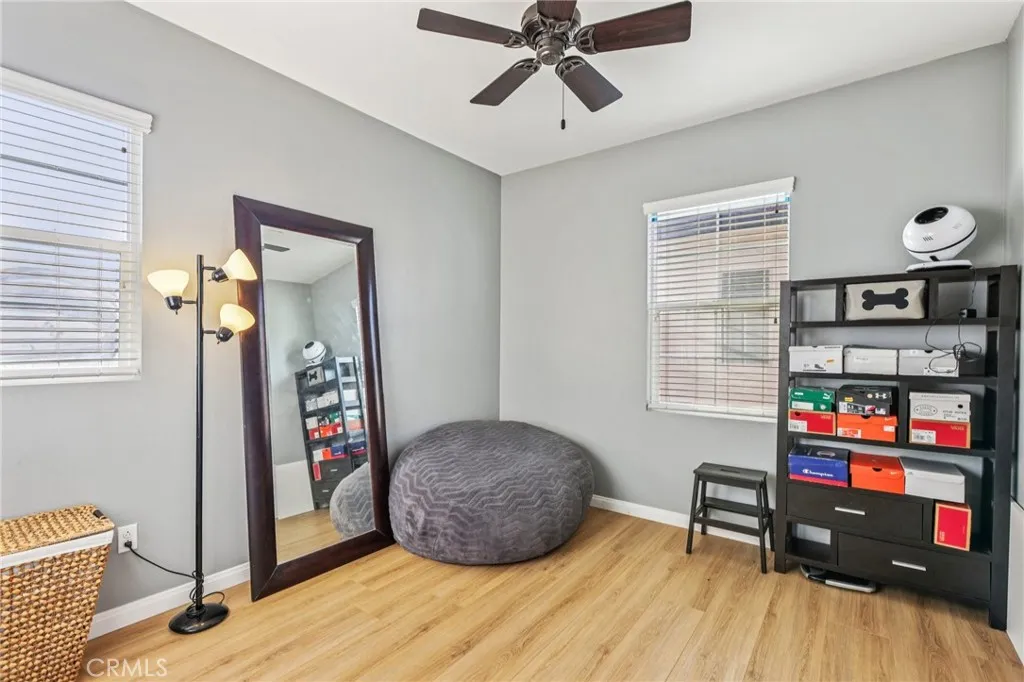21982 Moveo Drive, Saugus, California 91350 home-pic-34