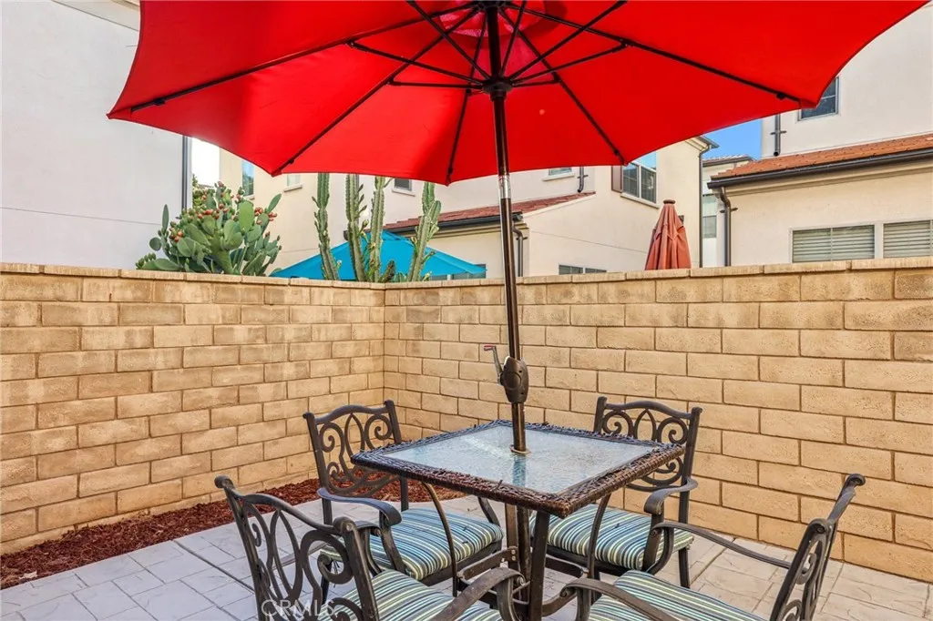 21982 Moveo Drive, Saugus, California 91350 home-pic-46