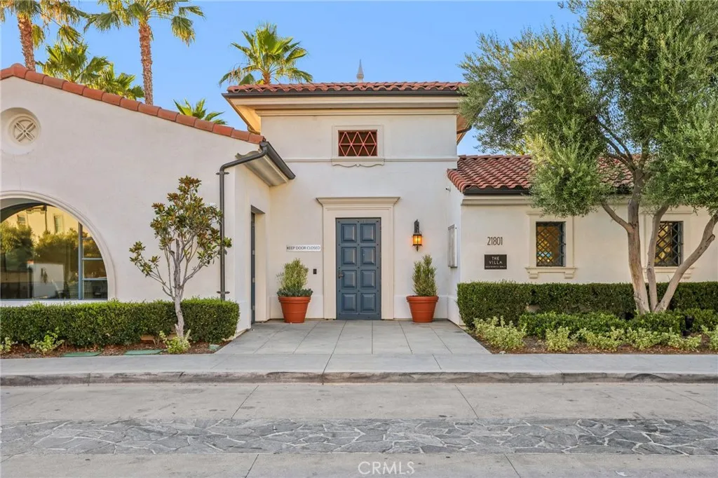 21982 Moveo Drive, Saugus, California 91350 home-pic-50