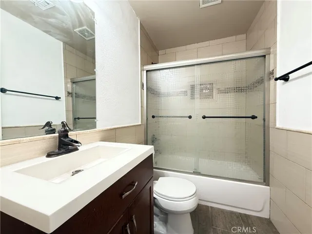 12376 Covello, North Hollywood, California 91605