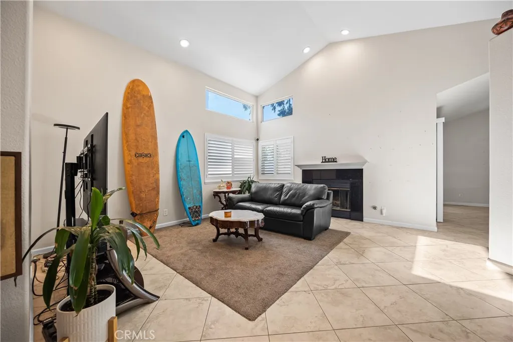 22952 Joaquin Ridge Drive, Murrieta, California 92562 home-pic-5