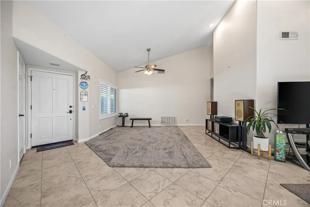 22952 Joaquin Ridge Drive, Murrieta, California 92562 home-pic-3