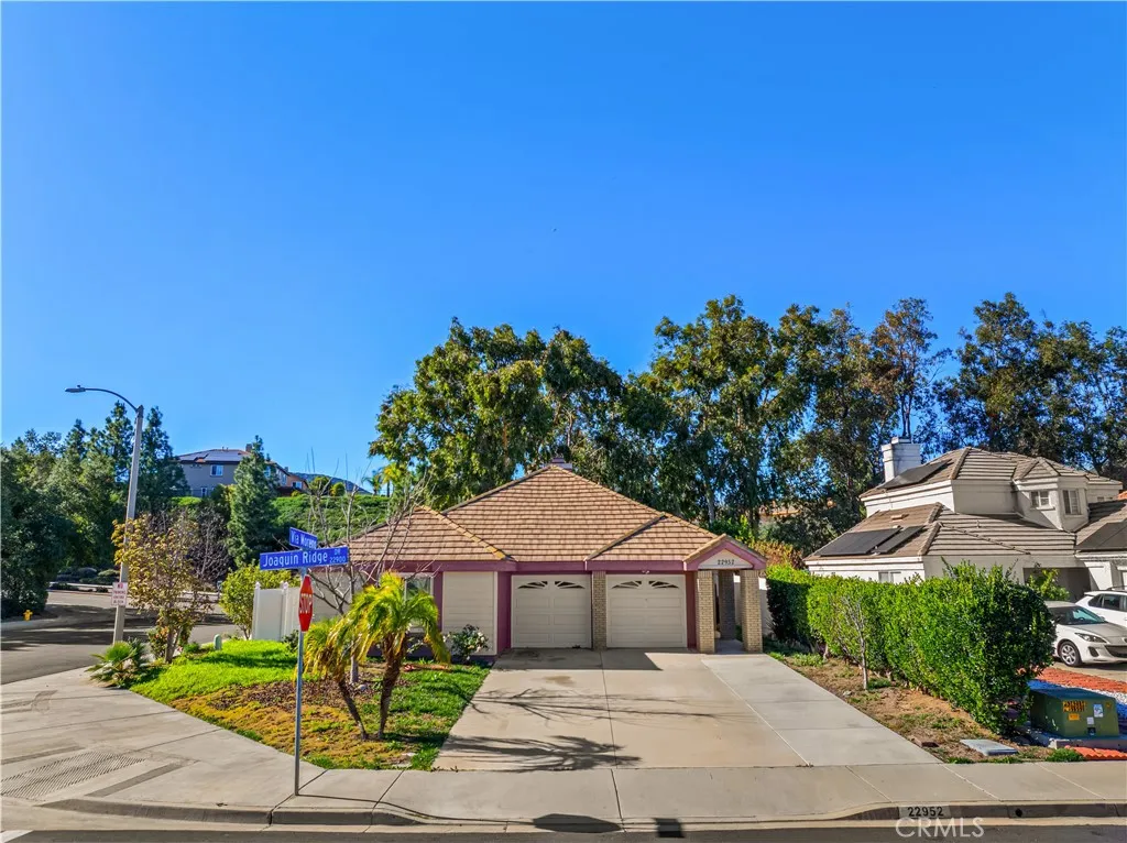 22952 Joaquin Ridge Drive, Murrieta, California 92562 home-pic-20