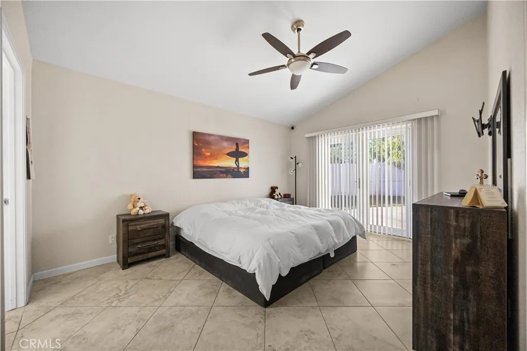 22952 Joaquin Ridge Drive, Murrieta, California 92562 home-pic-11