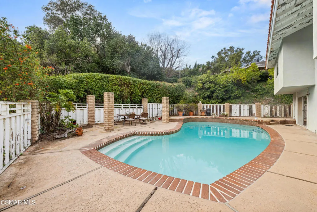 1035 Brookview Avenue, Westlake Village, California 91361 home-pic-13
