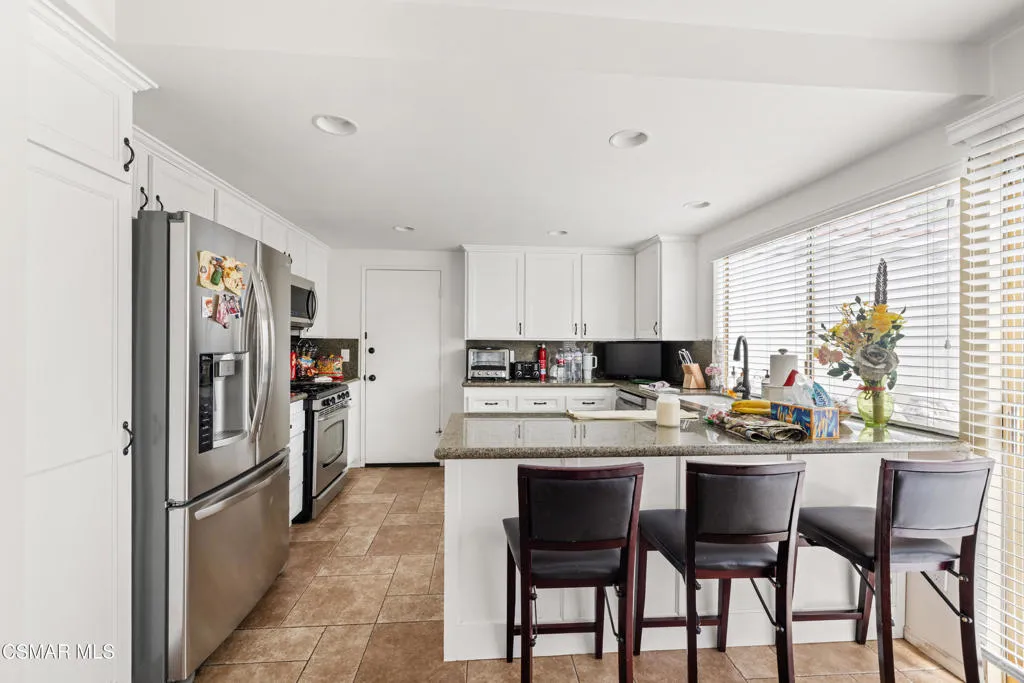 1035 Brookview Avenue, Westlake Village, California 91361 home-pic-6