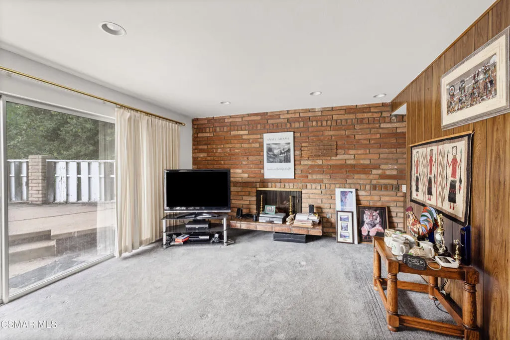 1035 Brookview Avenue, Westlake Village, California 91361 home-pic-8