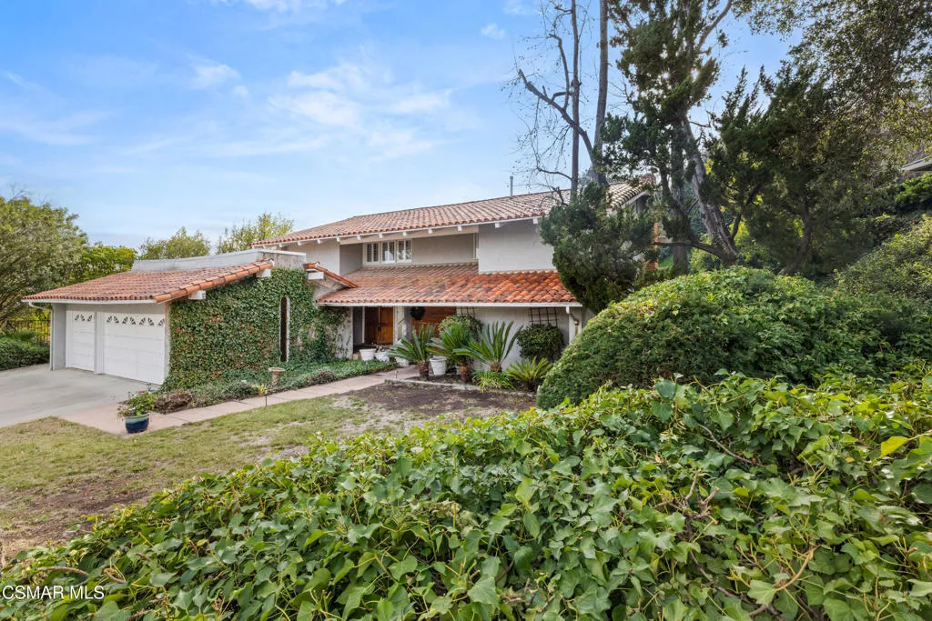 1035 Brookview Avenue, Westlake Village, California 91361 home-pic-3