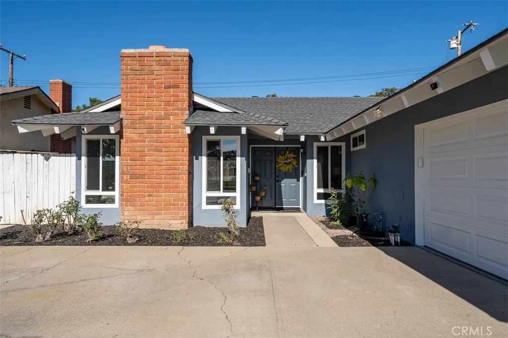 1913 W Adams, Santa Ana, California 92704 home-pic-3