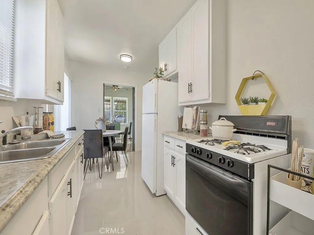 8830 Ruthelen, Los Angeles, California 90047 home-pic-6