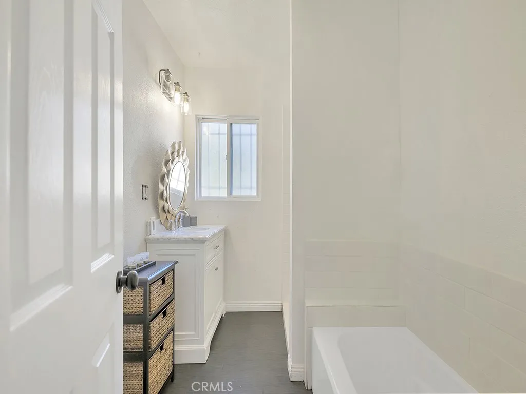 8830 Ruthelen, Los Angeles, California 90047 home-pic-16