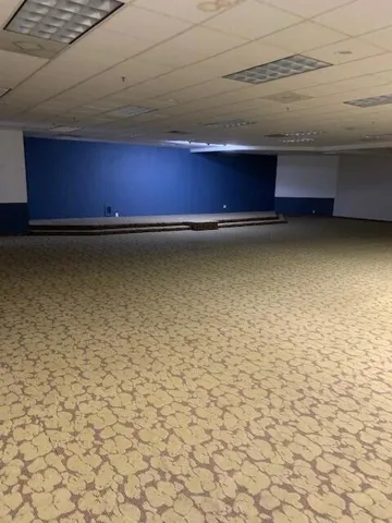 Ste B1-B4 Center Stage Room