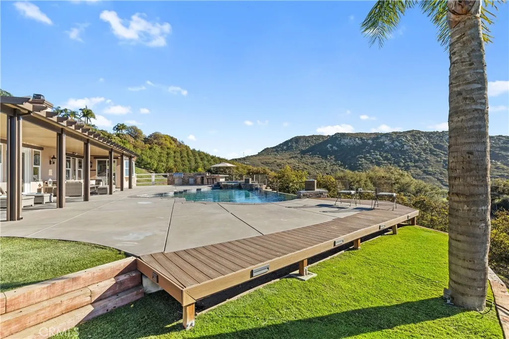 29165 Ridgeline Court, Temecula, California 92590 home-pic-47