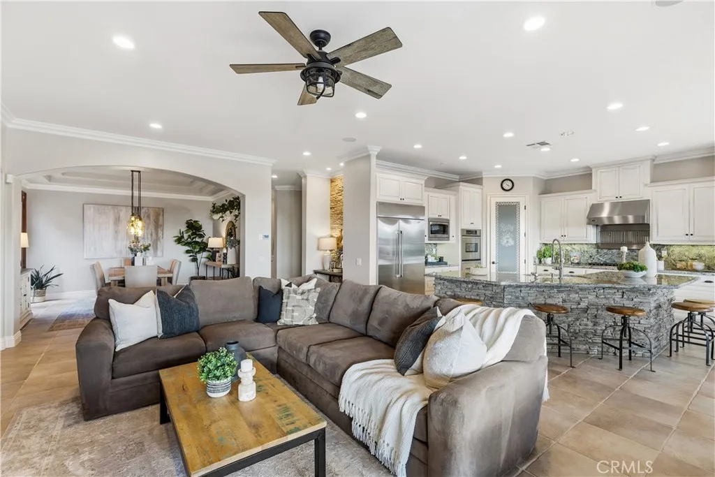 29165 Ridgeline Court, Temecula, California 92590 home-pic-17