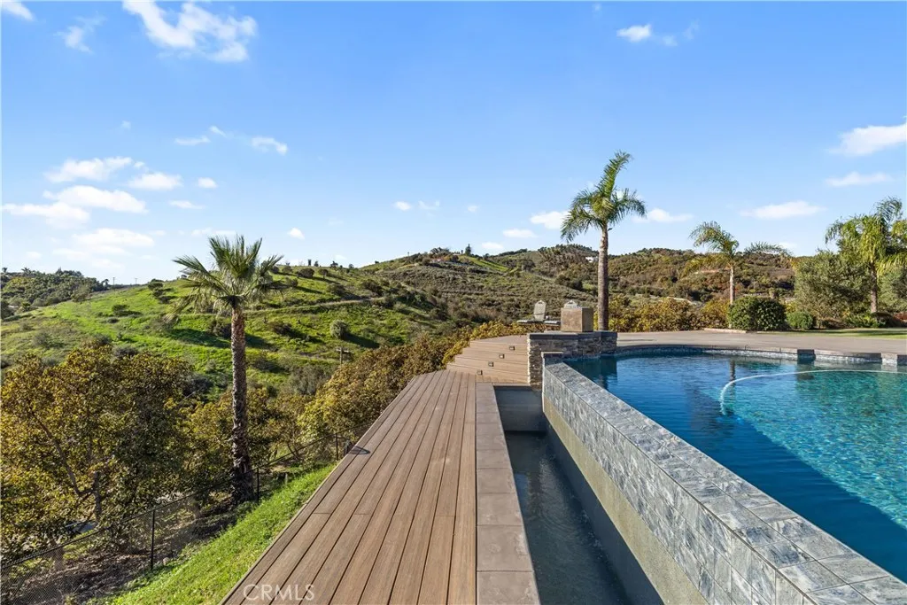 29165 Ridgeline Court, Temecula, California 92590 home-pic-49