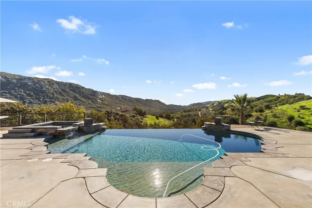 29165 Ridgeline Court, Temecula, California 92590 home-pic-35