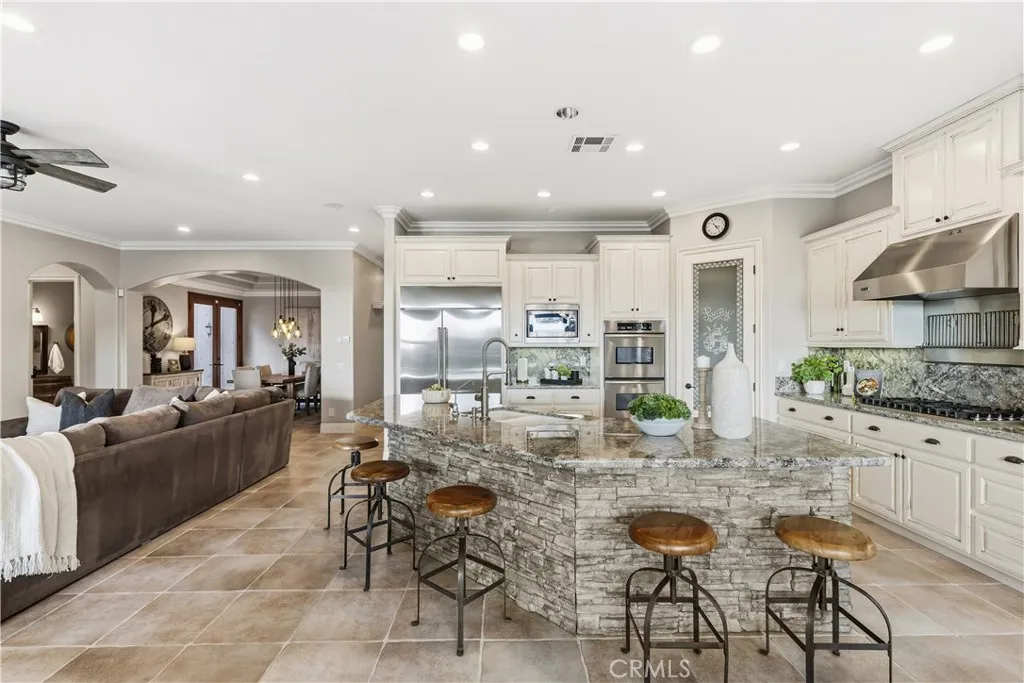 29165 Ridgeline Court, Temecula, California 92590 home-pic-13