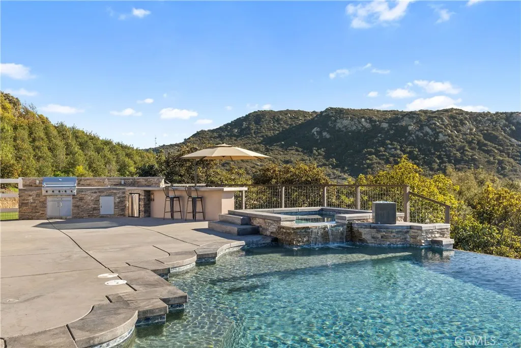 29165 Ridgeline Court, Temecula, California 92590 home-pic-37