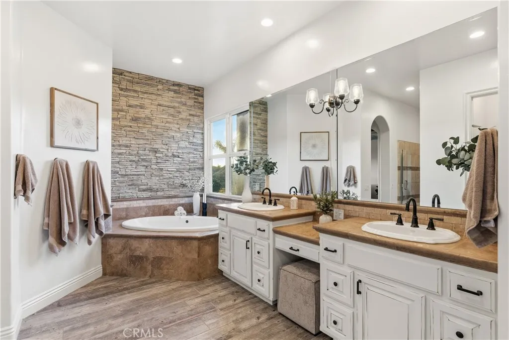 29165 Ridgeline Court, Temecula, California 92590 home-pic-24