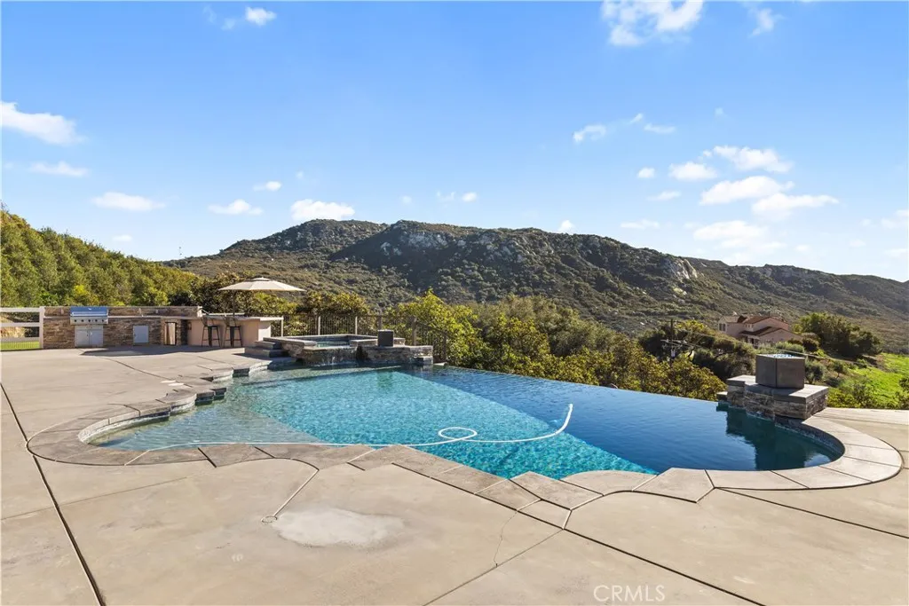 29165 Ridgeline Court, Temecula, California 92590 home-pic-36