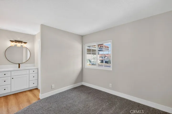Upstairs Bedroom & Bathroom