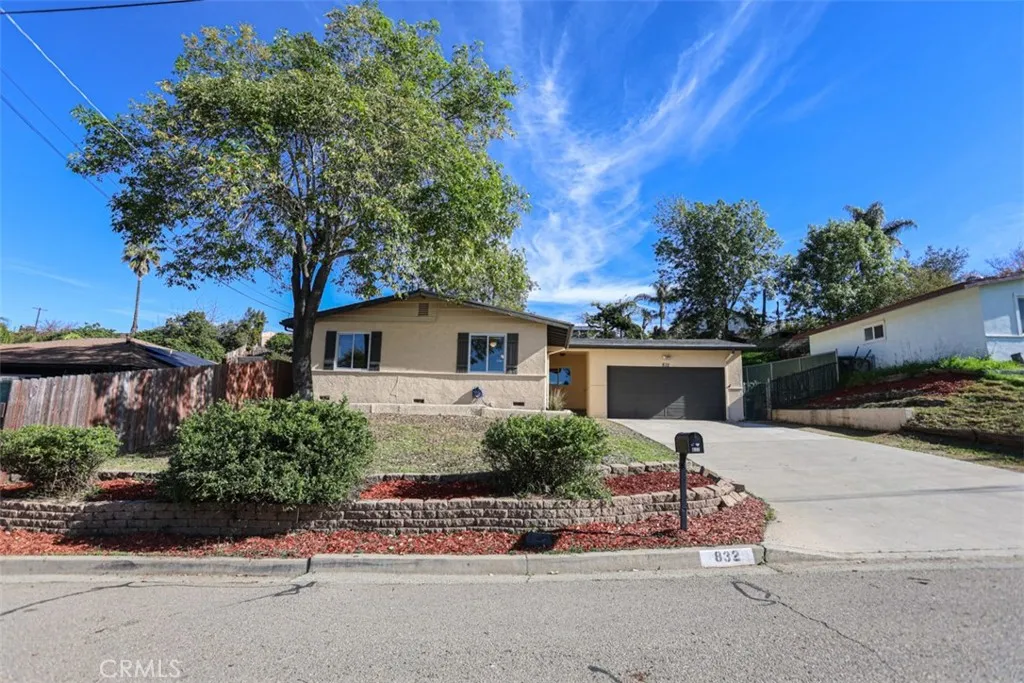 832 Magarian, Fallbrook, California 92028 home-pic-1